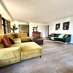 Deluxe Penthouse Riverside View 2 Bedroom Flat With Lift - Old Industrial Factory Warehouse