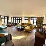 Deluxe Penthouse Riverside View 2 Bedroom Flat With Lift - Old Industrial Factory Warehouse