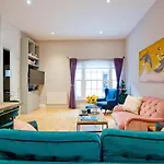 3 Bedroom Modern Mews House