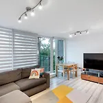 Modern Central 2Bed 2Bath Stratford Apt