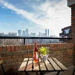 Stunning Duplex Near Canary Wharf & O2 & City Views