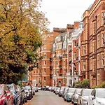 Chelsea Posh Apartment