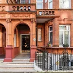 Chelsea Posh Apartment