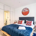 Chelsea Posh Apartment