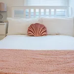 Modern Spacious Holiday Home 75