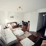 Comfy Home-Wood Green