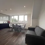 Star London Finchley Road 3-Bed Abode