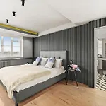 Two Bedroom Flat In Kensington