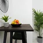 Boutique Flat Near O2 & Excel