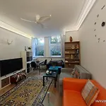 Cosy London Apartment With 2 Bedrooms