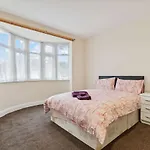 Beautiful Cozy Room