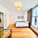 Deluxe Entire Apartment Between Covent Garden And St Pauls Cathedral