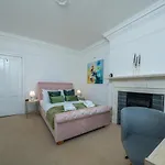 Trustay Apartments Westminster