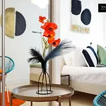Weekly Or Monthly Stays, London, Canary Wharf - Sleeps 6- 2Bedroom, Free Parking, Serviced Apartment By Maison Christo Property