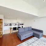 Portobello Dock Canalside Apartment