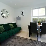 Fabulous 3 Bed Nw London Apartment With Private Garden