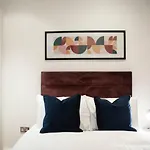 Spacious & Unique Flat In Hoxton - 2 Bed
