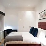 Spacious & Unique Flat In Hoxton - 2 Bed