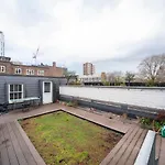 Spacious & Unique Flat In Hoxton - 2 Bed