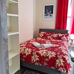 Small Cosy 2 Room Flat With 2 Double Beds