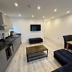 The Walworth Retreat- Cozy Flats In London