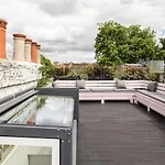 Stunning Townhouse With Large Roof Terrace