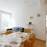 Mile End Double Rooms 27 Guest House