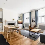 Fabulous Chelsea 2 Bed