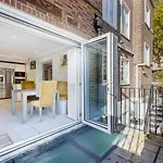 Londonese House In Chelsea