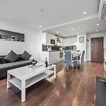 Lovely One Bed Apt In Wimbledon Bp75