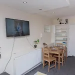 Evergreen Apartments-Flat 7, London