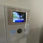 Modern 2Br 2Ba Apt Wparking Sleeps 6 Comfortably