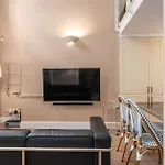 Guestready - Beige Barley Near Museum