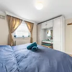 Flat In Central London