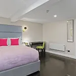 London\'S Boutique Studio