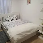 2 Bedroom Flat In Vauxhall, London