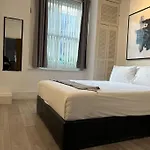Central London Apartment *
