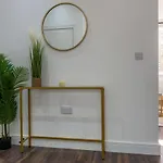 Luxury Apartment Near Central London
