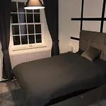 Great Location For Tourists And Commuters, Close To Transport Links, Double Bed Rooms.
