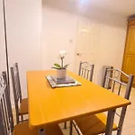 Private Double Room With Smart Tv In Greenwich