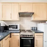 Cozy Apt In Central London