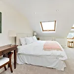 Family Home Near Clapham Common By Underthedoormat