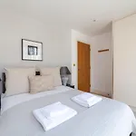 The Canary Wharf Apartment