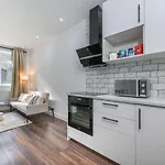 Luxury Apartment Near Central London