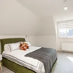 Luxury Spacious Modern New Apartment -Fully Equipped