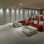 Riverside London Luxury Apartment - Pool, Gym, Sauna, Cinema, Bowling Alley And More!