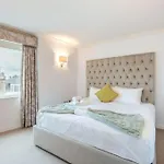 Flat 17