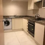 Flat In North Acton