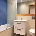 Flat In North Acton