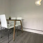 Magnificent 2 Bedroom On Tower Bridge